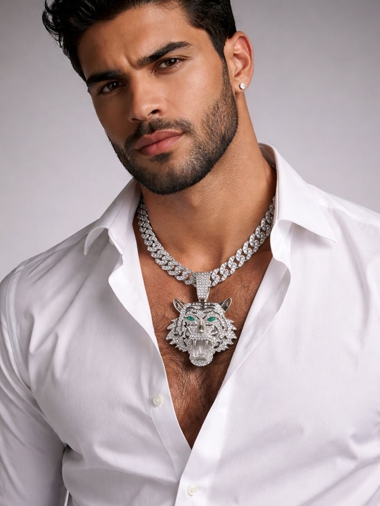 Anthropologie Other - Anthropologie Silver Tiger Head Pendant Necklace with Green Eyes
